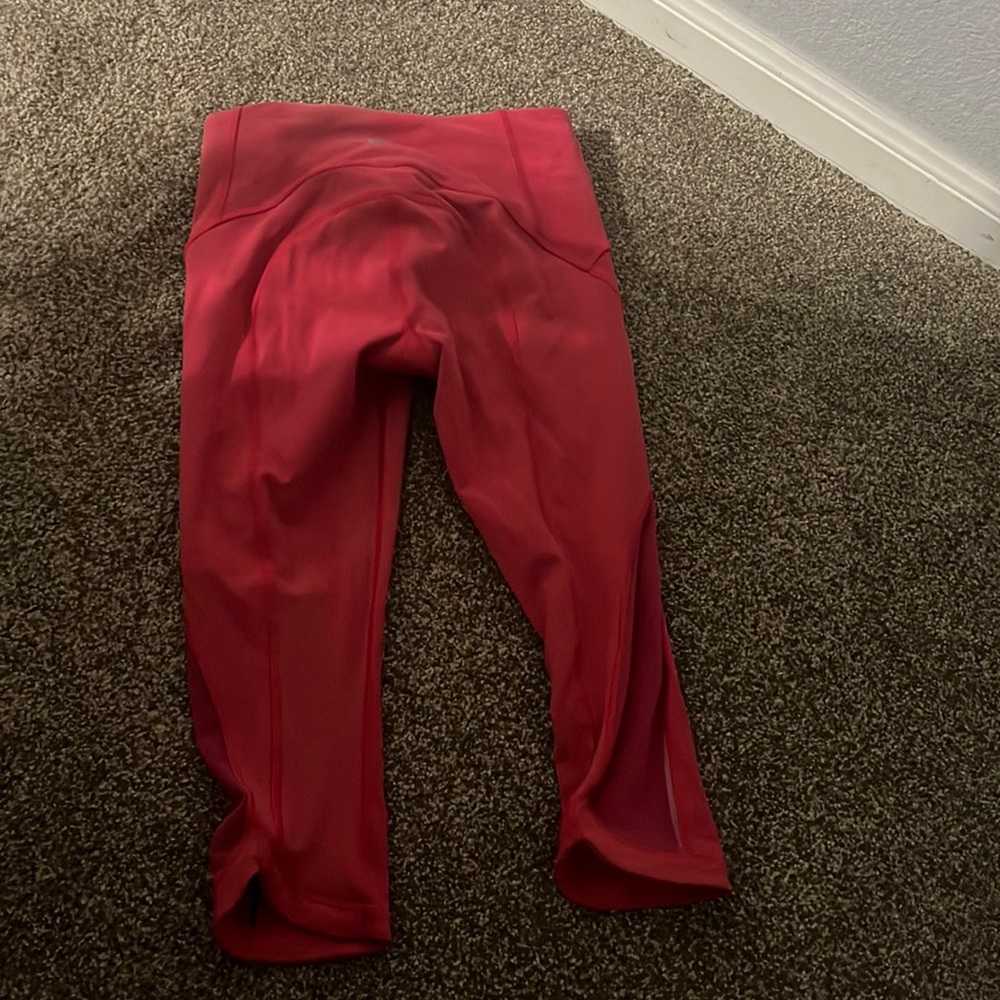 Lululemon pink/red size 2 capri leggings